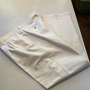 Bowen and Wright, Authentic Clothing,Men’s sz. 38/32 Tan Khakis, pleated front.